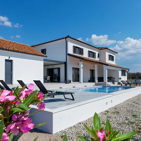 Pet Friendly In Holiday home